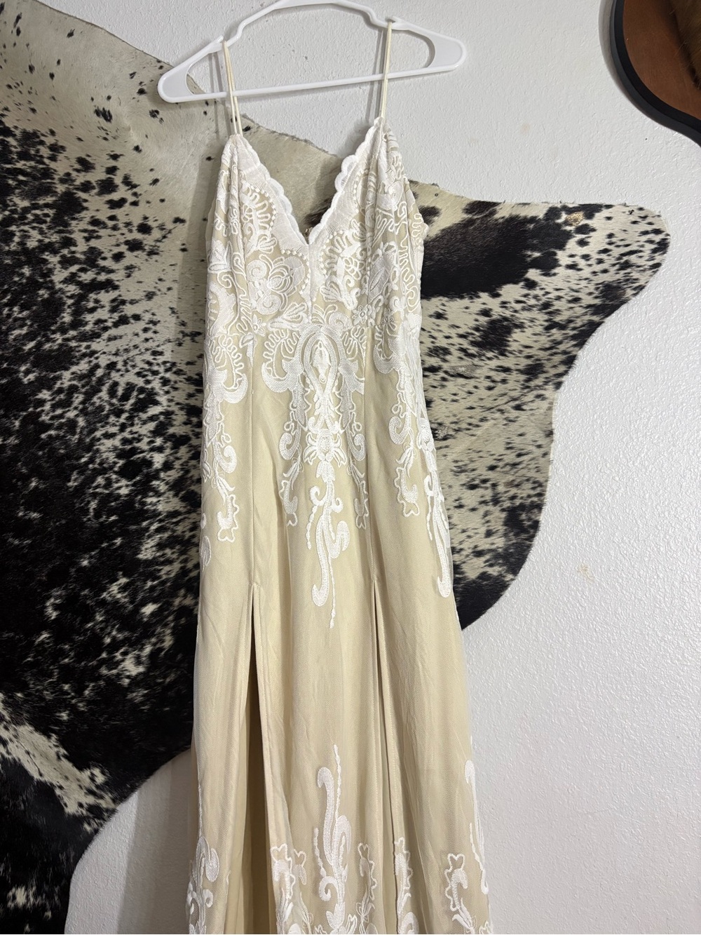 NWT Lucy in the Sky Ivory Embroidered Lace Maxi Dress Size Large Boutique